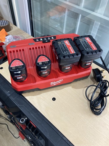 Milwaukee m12c4 12v - m12c4, 4-bay