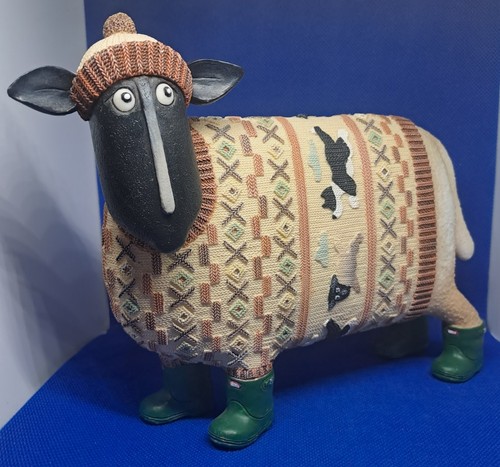 Ewe and sheep figurine - ewe, me