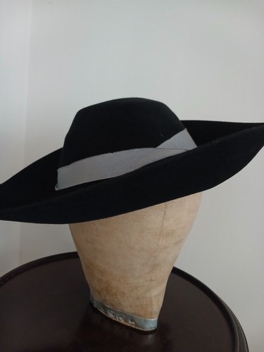 1940s black felt hat - felt,