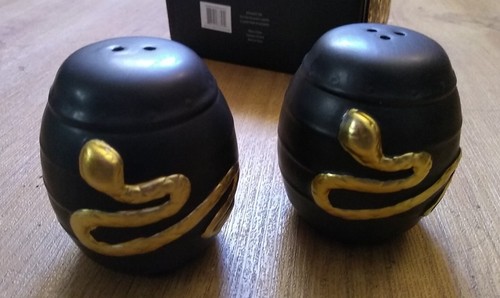Black gold snake salt - black,