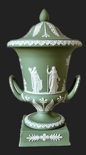 Wedgwood large campana urn - large,