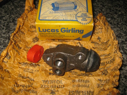 New front wheel cylinder - r/h,