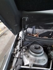 BONNET HINGE RH VAUXHALL