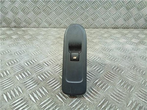 96565184xt right front window - right,