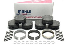 Engine piston set for cast