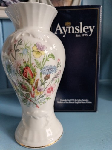 Aynsley wild tudor bone china - wild,