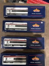 Bachmann 30-625A Virgin Voyager Extra Car Coach for Hornby OO Gauge Sets