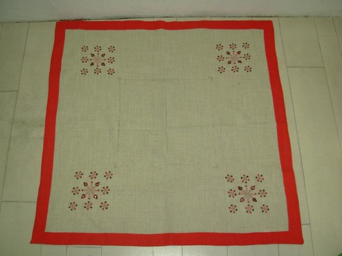Small embroidered linen - small,