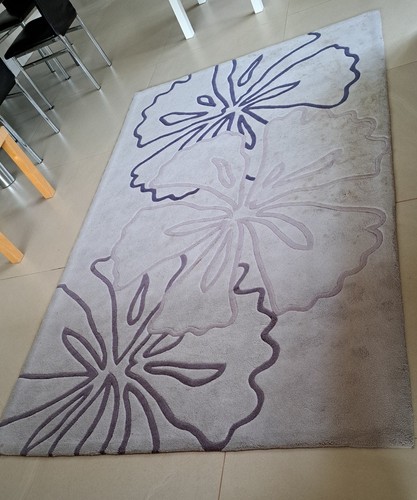 Beige dunelm tufted floral - dunelm,