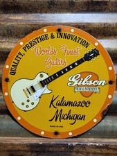 VINTAGE GIBSON GUITAR