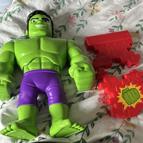 Hulk action figure - hulk,