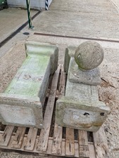 Set of 2 Concrete Posts/Pillars With Toppers