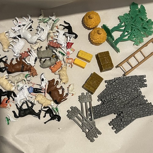 Vtg toy farm pieces - toy, farmyard