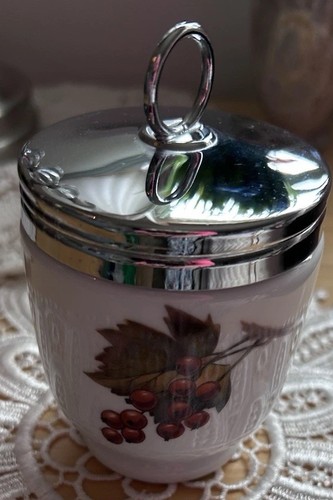 Royal worcester porcelain - royal,