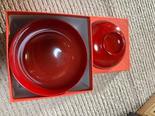 Red lacquered bowl with - lacquered,
