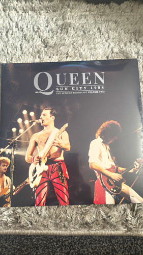 Queen sun city - city, the