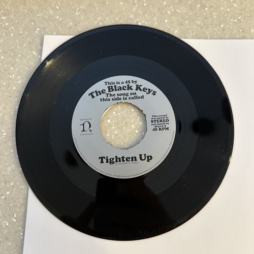 Black keys tighen howlin - black,