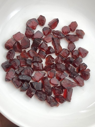 Natural rhodolite garnet rough - rhodolite,