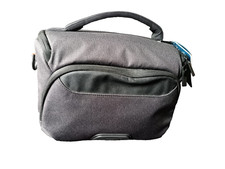 Sandstrom DSLR / SLR Camera Shoulder Bag – Waterproof and Weather-Resistant