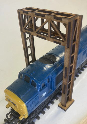 Single track railway - single,
