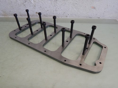 Block reinforcement plate