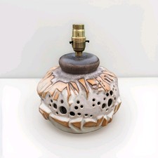 Vintage Shelf Concept Pottery