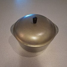 Vintage 4.5 Quart Hammered