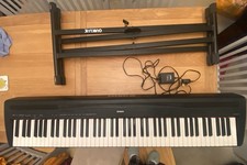 Yamaha P-85 Digital Piano With