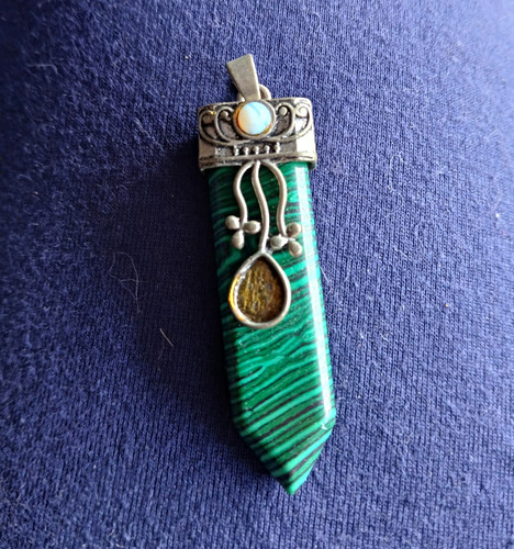 Green point stone - point, charm