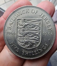 1966 QUEEN ELIZABETH II UNC