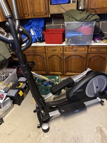 Cross trainer - cross,