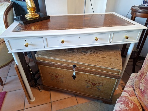 Vintage desk top with lovely - desk,