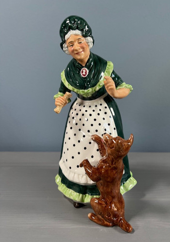 Royal doulton figurine old - doulton,