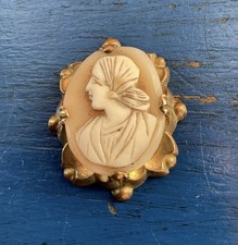 ANTIQUE PINCHBECK  CAMEO