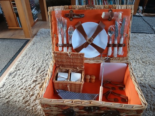 Picnic hamper - picnic,