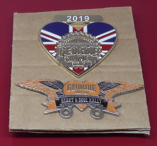 Two pin badges geordie chapter - pin,