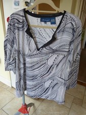Artscapes ladies size XL top