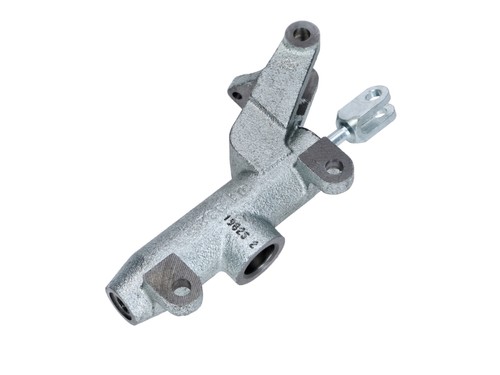 Front brake master cylinder