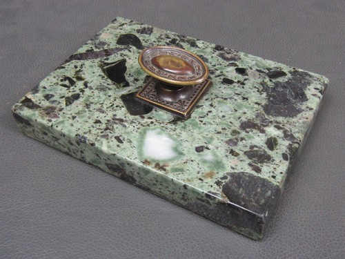 Antique verde antico green