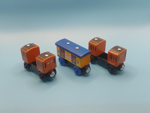 Thomas wooden railway annie - thomas,