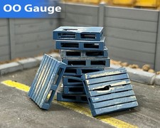 Model Railway Shipping Pallets - Blue Weathered - OO Gauge