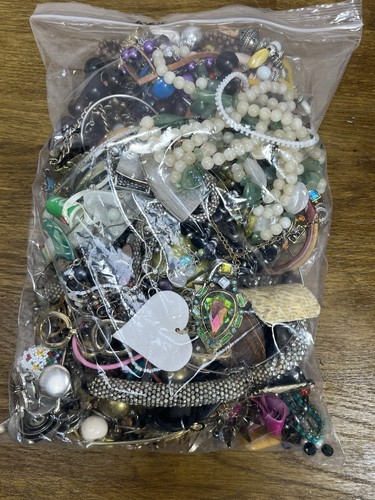 2kg broken costume - broken, jewelery