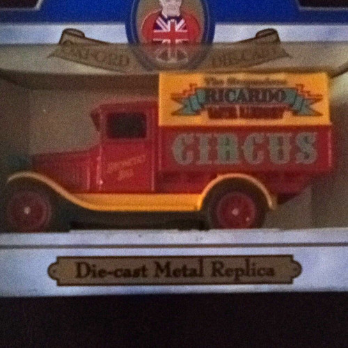 Oxford diecast circus - diecast, truck