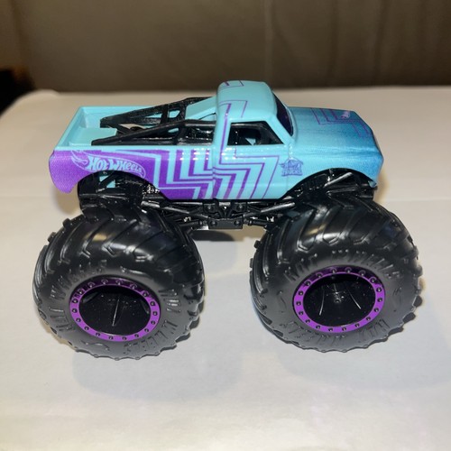 Monster trucks - 3,