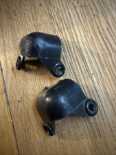 2 X modern two-pin genuine Vox corner for amplifiers and cabinets, black