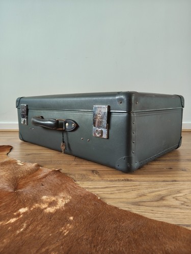 Vintage globe trotter - vintage,