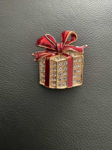 Gold coloured red diamante - gold, /red/diamante