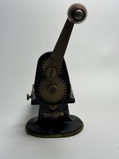 Vintage Singer Sewing Ball Bearing Hand Operated Crank Pinker Pinking Machine