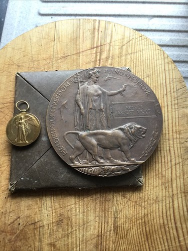 Ww1 death plaque with case - ww1,