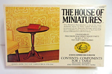 THE HOUSE OF MINIATURES QUEEN